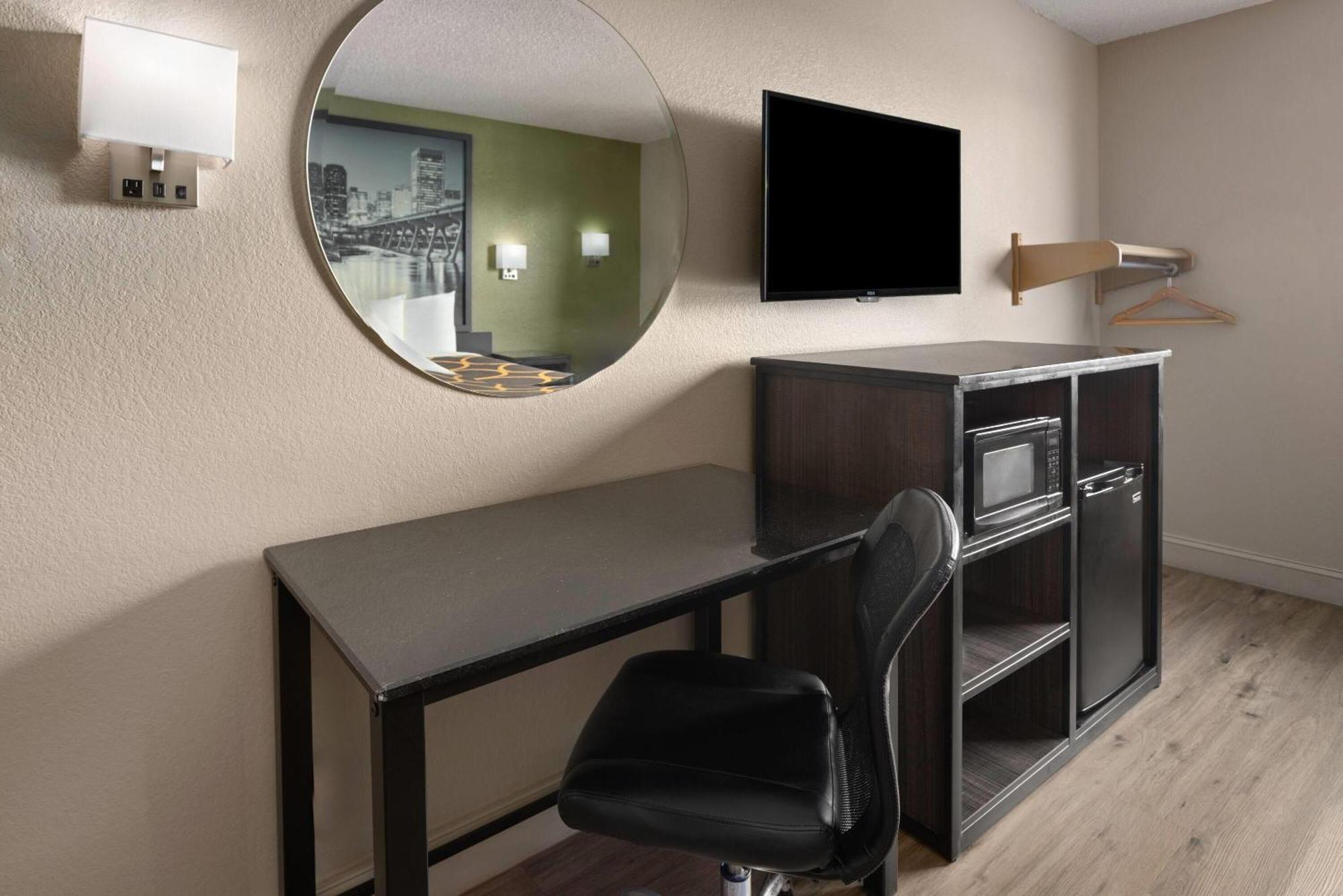 ซูเปอร์ 8 บาย วินด์แฮม ริชมอนด์ มิดโลเทียน เทิร์นไพก์ Hotel มิดโลเธียน ภายนอก รูปภาพ